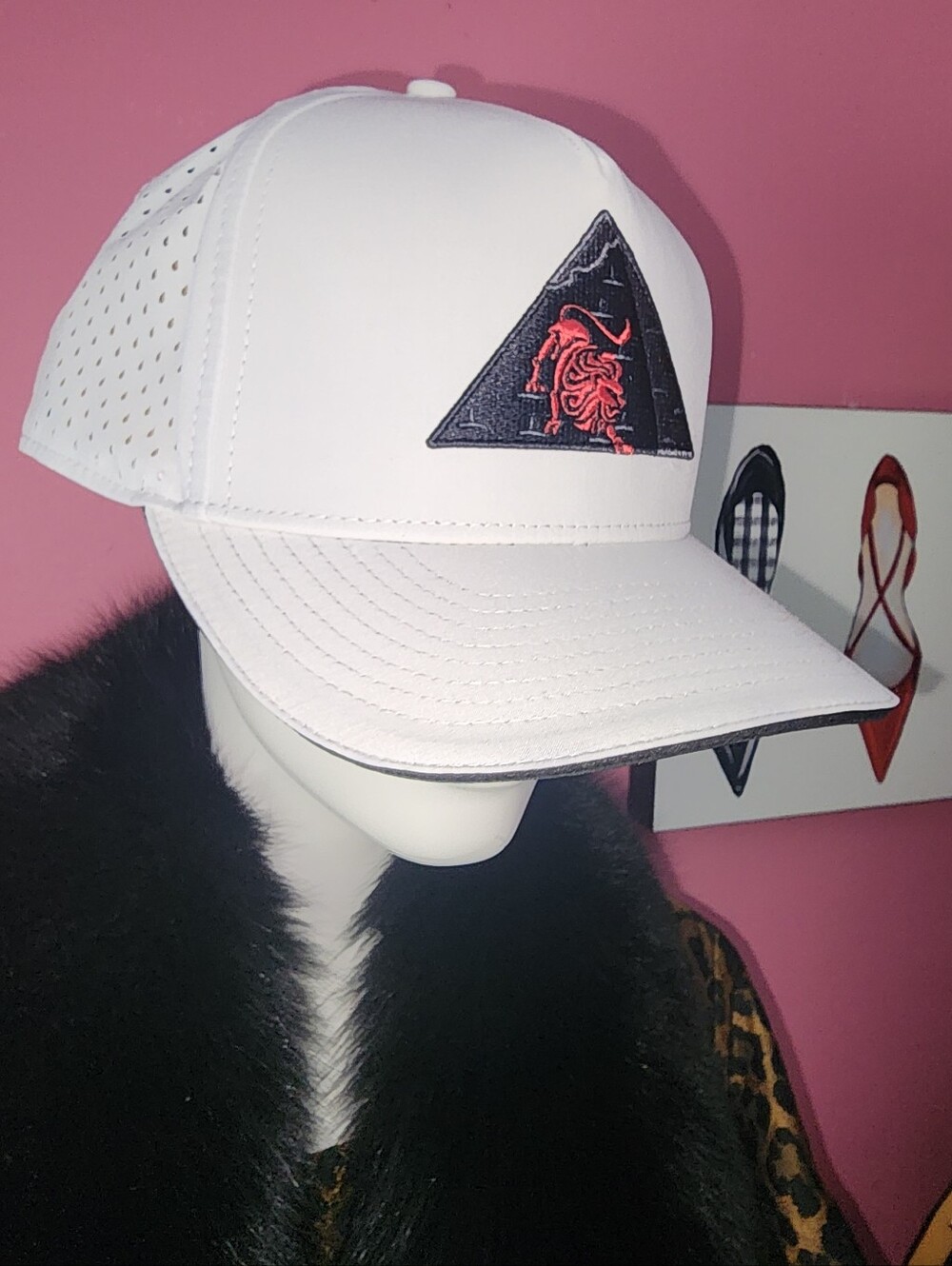 Lion ROUGE Hat Hydro
